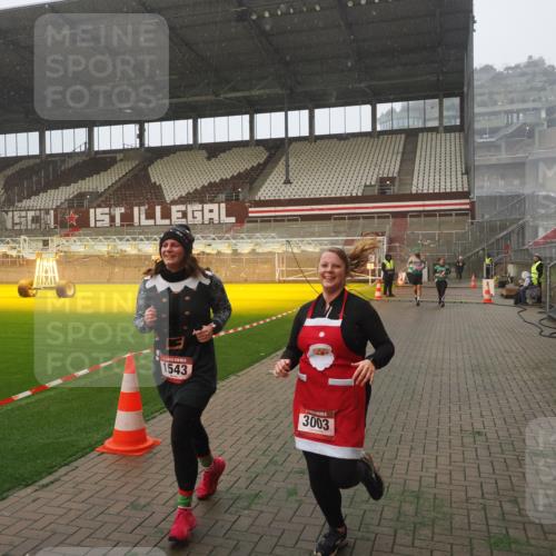 07.12.2025 - St. Pauli X-Mass-Run No. 15 Fabian Wolf http://msf.ph/oto/9364644 07.12.2025 10:07:35 Ziel 256, 265, 272, 517, 657, 685, 716, 767, 1187, 1234, 1447, 1449, 1543, 3003 meine-sportfotos.de