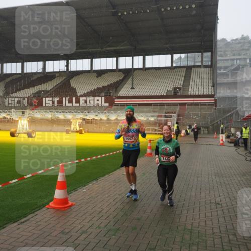07.12.2025 - St. Pauli X-Mass-Run No. 15 Fabian Wolf http://msf.ph/oto/9364651 07.12.2025 10:07:42 Ziel 1447, 1449, 1543, 1905, 3003 meine-sportfotos.de
