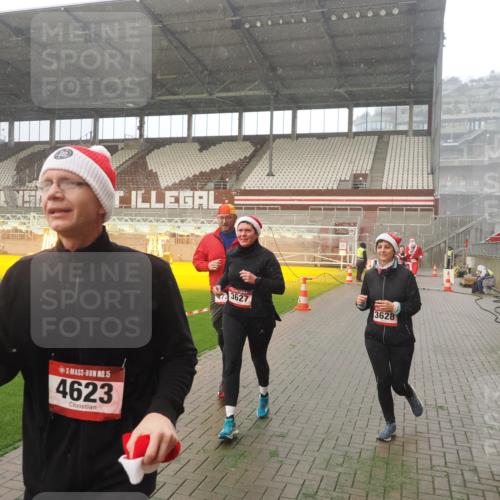 07.12.2025 - St. Pauli X-Mass-Run No. 15 Fabian Wolf http://msf.ph/oto/9364688 07.12.2025 10:08:06 Ziel 2691, 2692, 3627, 3628, 4231, 4623, 4624, 4626, 4734, 4737, 4740 meine-sportfotos.de