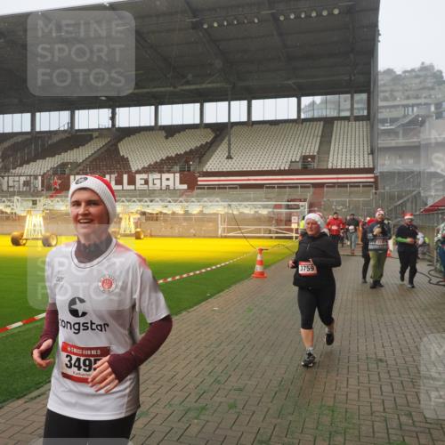07.12.2025 - St. Pauli X-Mass-Run No. 15 Fabian Wolf http://msf.ph/oto/9364745 07.12.2025 10:08:40 Ziel 707, 947, 1002, 1031, 2247, 2248, 3212, 3332, 3335, 3495, 3671, 3759, 4205, 4232, 4234, 4451 meine-sportfotos.de