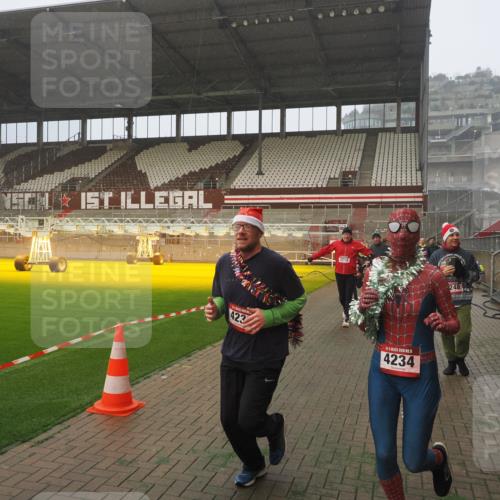 07.12.2025 - St. Pauli X-Mass-Run No. 15 Fabian Wolf http://msf.ph/oto/9364757 07.12.2025 10:08:43 Ziel 390, 707, 789, 947, 1002, 1031, 2247, 2248, 2521, 3212, 3332, 3335, 3495, 3671, 3759, 4205, 4232, 4234, 4451 meine-sportfotos.de