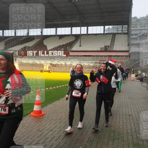 07.12.2025 - St. Pauli X-Mass-Run No. 15 Fabian Wolf http://msf.ph/oto/9364806 07.12.2025 10:08:55 Ziel 19, 390, 707, 786, 789, 947, 1002, 1031, 1176, 1570, 2126, 2521, 3212, 3300, 3332, 3335, 3484, 3671, 3891, 3904, 3907, 4066, 4067, 4068 meine-sportfotos.de