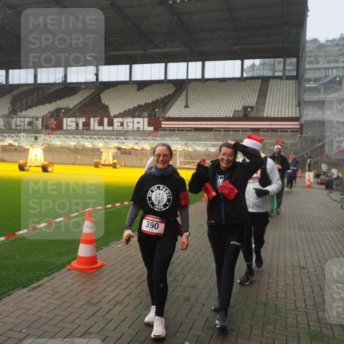 07.12.2025 - St. Pauli X-Mass-Run No. 15 Fabian Wolf http://msf.ph/oto/9364808 07.12.2025 10:08:55 Ziel 19, 390, 707, 786, 789, 947, 1002, 1031, 1176, 1570, 2126, 2521, 3212, 3300, 3332, 3335, 3484, 3671, 3891, 3904, 3907, 4066, 4067, 4068 meine-sportfotos.de