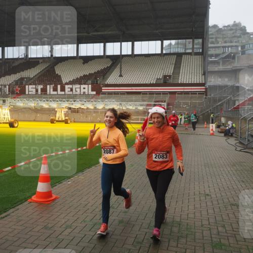 07.12.2025 - St. Pauli X-Mass-Run No. 15 Fabian Wolf http://msf.ph/oto/9365013 07.12.2025 10:10:27 Ziel 550, 962, 964, 1399, 1571, 2083, 2087, 4358, 4507 meine-sportfotos.de