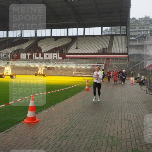 07.12.2025 - St. Pauli X-Mass-Run No. 15 Fabian Wolf http://msf.ph/oto/9365072 07.12.2025 10:10:53 Ziel 57, 979, 983, 1148, 1149, 1150, 1426, 1768, 2530, 4885 meine-sportfotos.de