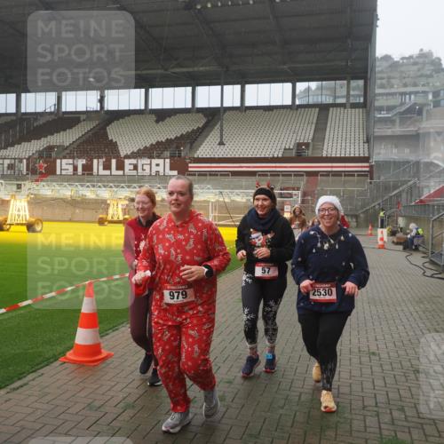 07.12.2025 - St. Pauli X-Mass-Run No. 15 Fabian Wolf http://msf.ph/oto/9365096 07.12.2025 10:11:00 Ziel 57, 979, 983, 1148, 1149, 1150, 1426, 1929, 1935, 2530 meine-sportfotos.de