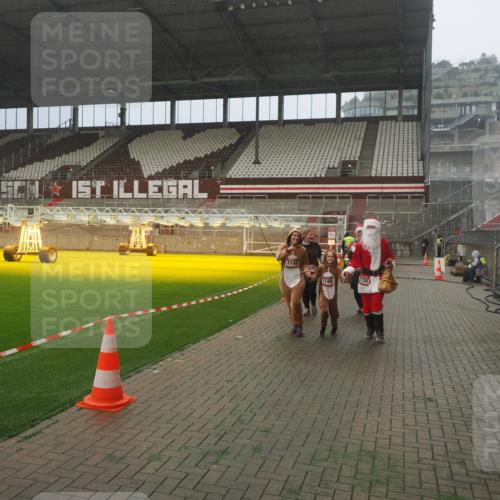 07.12.2025 - St. Pauli X-Mass-Run No. 15 Fabian Wolf http://msf.ph/oto/9365105 07.12.2025 10:11:02 Ziel 57, 979, 983, 1148, 1149, 1150, 1426, 1929, 1935, 2530 meine-sportfotos.de