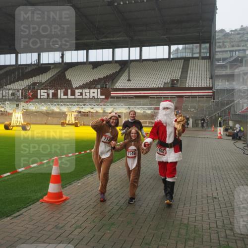 07.12.2025 - St. Pauli X-Mass-Run No. 15 Fabian Wolf http://msf.ph/oto/9365113 07.12.2025 10:11:04 Ziel 57, 979, 983, 1148, 1149, 1150, 1426, 1929, 1935, 2530 meine-sportfotos.de