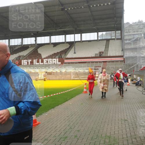 07.12.2025 - St. Pauli X-Mass-Run No. 15 Fabian Wolf http://msf.ph/oto/9365261 07.12.2025 10:12:01 Ziel 756, 1389, 1687, 1688, 1833, 2177, 2906, 3761, 3767, 3870, 3932, 3935, 4658 meine-sportfotos.de