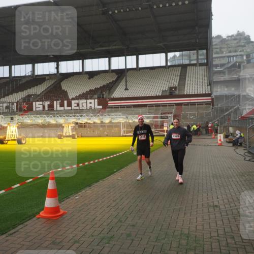 07.12.2025 - St. Pauli X-Mass-Run No. 15 Fabian Wolf http://msf.ph/oto/9365284 07.12.2025 10:12:11 Ziel 756, 1389, 1526, 1833, 2177, 3870, 4658 meine-sportfotos.de