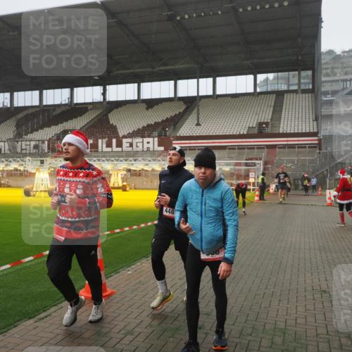 07.12.2025 - St. Pauli X-Mass-Run No. 15 Fabian Wolf http://msf.ph/oto/9365371 07.12.2025 10:12:57 Ziel 9, 18, 80, 938, 1397, 2687, 3040, 3551, 3557, 4487 meine-sportfotos.de