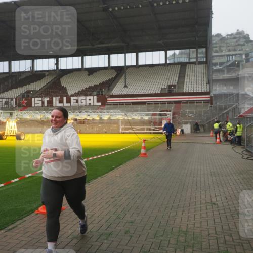 07.12.2025 - St. Pauli X-Mass-Run No. 15 Fabian Wolf http://msf.ph/oto/9365468 07.12.2025 10:13:40 Ziel 88, 970, 1699, 2905 meine-sportfotos.de