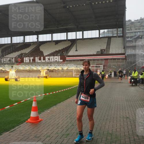 07.12.2025 - St. Pauli X-Mass-Run No. 15 Fabian Wolf http://msf.ph/oto/9365533 07.12.2025 10:14:23 Ziel 174, 352, 1158, 3243, 4489, 4545 meine-sportfotos.de