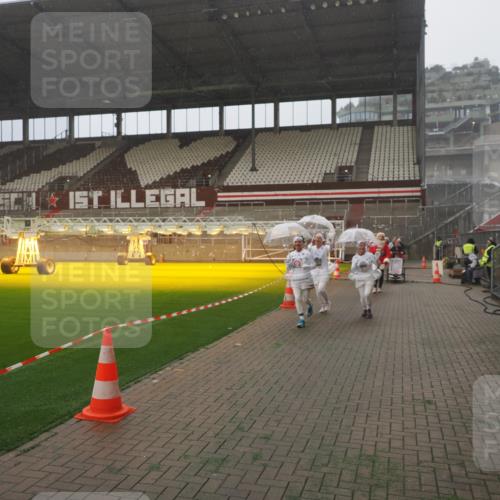07.12.2025 - St. Pauli X-Mass-Run No. 15 Fabian Wolf http://msf.ph/oto/9365603 07.12.2025 10:14:54 Ziel 762, 1363, 1867, 1869, 1873, 3481, 4001, 4004 meine-sportfotos.de