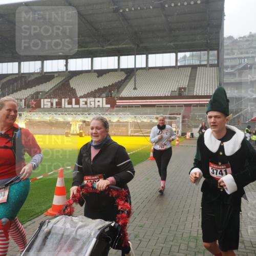 07.12.2025 - St. Pauli X-Mass-Run No. 15 Fabian Wolf http://msf.ph/oto/9365640 07.12.2025 10:15:04 Ziel 308, 762, 1363, 1867, 1869, 1873, 2666, 2667, 2668, 2883, 2891, 3741, 4001, 4004 meine-sportfotos.de