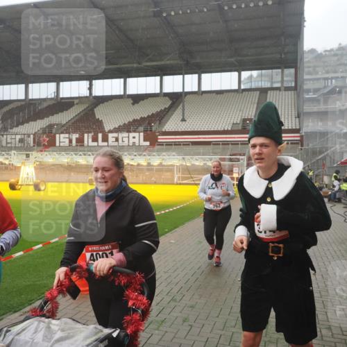 07.12.2025 - St. Pauli X-Mass-Run No. 15 Fabian Wolf http://msf.ph/oto/9365641 07.12.2025 10:15:04 Ziel 308, 762, 1363, 1867, 1869, 1873, 2666, 2667, 2668, 2883, 2891, 3741, 4001, 4004 meine-sportfotos.de