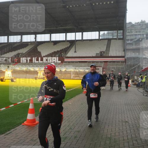 07.12.2025 - St. Pauli X-Mass-Run No. 15 Fabian Wolf http://msf.ph/oto/9365727 07.12.2025 10:15:41 Ziel 2641, 2645, 2652, 2658, 2659, 2745, 3053, 4455 meine-sportfotos.de