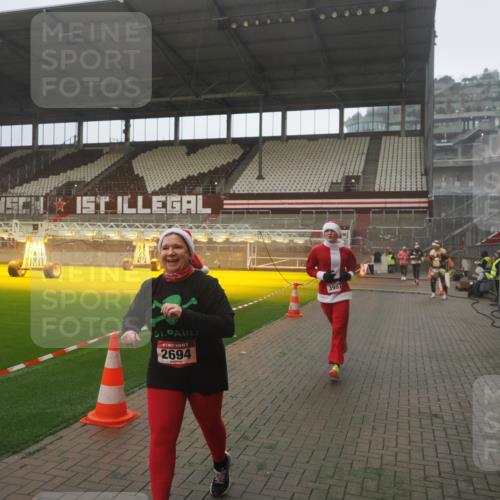 07.12.2025 - St. Pauli X-Mass-Run No. 15 Fabian Wolf http://msf.ph/oto/9365869 07.12.2025 10:17:06 Ziel 1620, 1762, 1989, 1997, 2694, 3229, 3522, 3987 meine-sportfotos.de