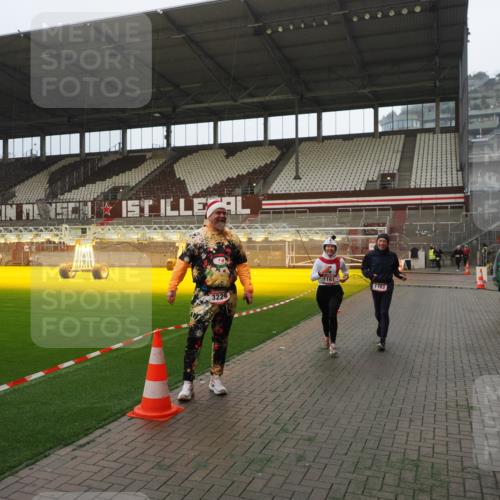 07.12.2025 - St. Pauli X-Mass-Run No. 15 Fabian Wolf http://msf.ph/oto/9365916 07.12.2025 10:17:36 Ziel 1161, 1162, 2688, 2725, 2952, 4127, 4339 meine-sportfotos.de
