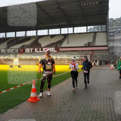 07.12.2025 - St. Pauli X-Mass-Run No. 15 Fabian Wolf http://msf.ph/oto/9365918 07.12.2025 10:17:37 Ziel 1161, 1162, 2688, 2725, 2952, 4127, 4339 meine-sportfotos.de