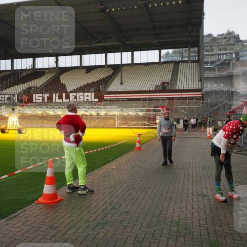 07.12.2025 - St. Pauli X-Mass-Run No. 15 Fabian Wolf http://msf.ph/oto/9366121 07.12.2025 10:18:54 Ziel 721, 1034, 2152, 3862, 4331, 4521, 4522, 4524, 4547 meine-sportfotos.de