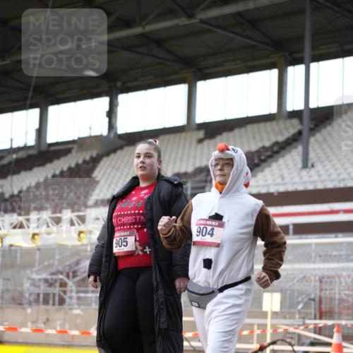 07.12.2025 - St. Pauli X-Mass-Run No. 15 Patografie http://msf.ph/oto/9366167 07.12.2025 10:50:05 Ziel 40, 904, 905, 2575, 4855 meine-sportfotos.de