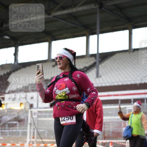 07.12.2025 - St. Pauli X-Mass-Run No. 15 Patografie http://msf.ph/oto/9366197 07.12.2025 10:50:26 Ziel 2250, 2460, 2582, 2583, 2584, 3287, 3291, 3368, 4075, 4110, 4111, 4756, 4757, 4759 meine-sportfotos.de