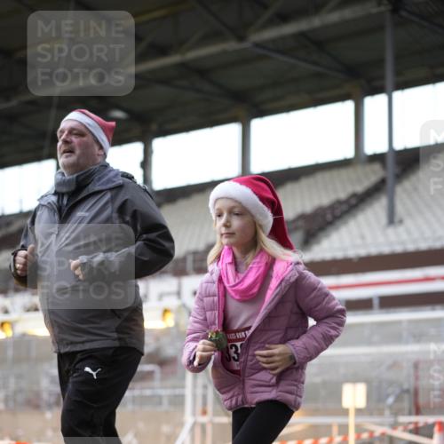 07.12.2025 - St. Pauli X-Mass-Run No. 15 Patografie http://msf.ph/oto/9366209 07.12.2025 10:50:31 Ziel 1726, 1729, 1730, 2250, 2460, 2582, 2583, 2584, 3287, 3291, 3368, 4075, 4110, 4111, 4756, 4757, 4759 meine-sportfotos.de