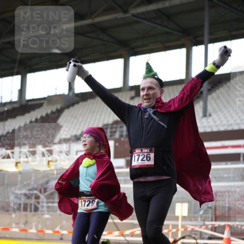 07.12.2025 - St. Pauli X-Mass-Run No. 15 Patografie http://msf.ph/oto/9366213 07.12.2025 10:50:34 Ziel 1726, 1729, 1730, 2250, 2460, 2582, 2583, 2584, 3287, 3291, 3368, 4075, 4756, 4757, 4759 meine-sportfotos.de