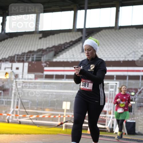 07.12.2025 - St. Pauli X-Mass-Run No. 15 Patografie http://msf.ph/oto/9366242 07.12.2025 10:50:46 Ziel 249, 381, 564, 1726, 1729, 1730, 2737, 2738, 2763, 4535, 4537, 4760, 4881 meine-sportfotos.de
