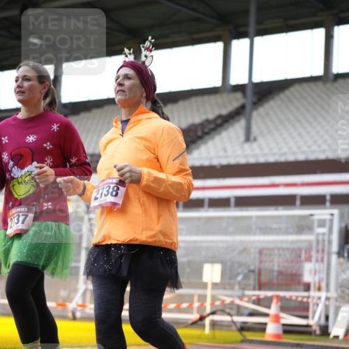 07.12.2025 - St. Pauli X-Mass-Run No. 15 Patografie http://msf.ph/oto/9366253 07.12.2025 10:50:49 Ziel 249, 381, 564, 769, 1730, 2737, 2738, 2763, 4535, 4537, 4760, 4881 meine-sportfotos.de