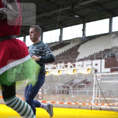 07.12.2025 - St. Pauli X-Mass-Run No. 15 Patografie http://msf.ph/oto/9366261 07.12.2025 10:50:53 Ziel 249, 381, 564, 769, 1691, 2737, 2738, 2763, 4535, 4537, 4760, 4881 meine-sportfotos.de