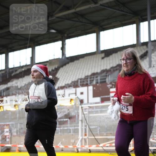 07.12.2025 - St. Pauli X-Mass-Run No. 15 Patografie http://msf.ph/oto/9366305 07.12.2025 10:51:34 Ziel 275, 1047, 2103, 2105, 2327, 2332, 2553, 2642, 2643, 2674, 2959, 4862 meine-sportfotos.de