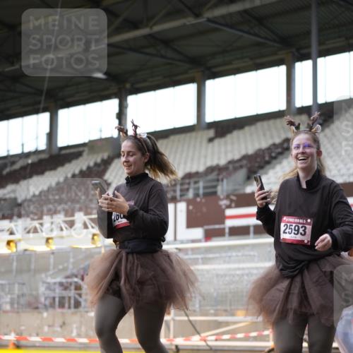 07.12.2025 - St. Pauli X-Mass-Run No. 15 Patografie http://msf.ph/oto/9366329 07.12.2025 10:51:45 Ziel 275, 328, 1964, 1982, 1984, 2103, 2105, 2165, 2327, 2332, 2553, 2593, 2607, 2836, 2837, 3223, 3228, 4862 meine-sportfotos.de
