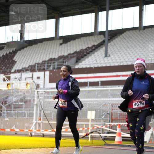 07.12.2025 - St. Pauli X-Mass-Run No. 15 Patografie http://msf.ph/oto/9366361 07.12.2025 10:52:00 Ziel 1964, 1982, 1984, 2165, 2287, 2289, 2592, 2661, 2836, 2837, 4550, 4865, 4879, 4880 meine-sportfotos.de