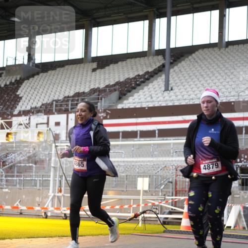 07.12.2025 - St. Pauli X-Mass-Run No. 15 Patografie http://msf.ph/oto/9366363 07.12.2025 10:52:01 Ziel 27, 1964, 1982, 1984, 2165, 2287, 2289, 2592, 2661, 2836, 2837, 4550, 4865, 4879, 4880 meine-sportfotos.de