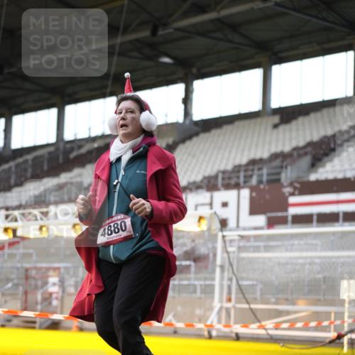 07.12.2025 - St. Pauli X-Mass-Run No. 15 Patografie http://msf.ph/oto/9366377 07.12.2025 10:52:03 Ziel 27, 1982, 2165, 2287, 2289, 2592, 2661, 4550, 4864, 4865, 4866, 4879, 4880 meine-sportfotos.de