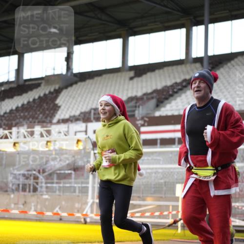07.12.2025 - St. Pauli X-Mass-Run No. 15 Patografie http://msf.ph/oto/9366391 07.12.2025 10:52:10 Ziel 27, 499, 506, 654, 931, 1098, 2592, 2661, 4797, 4864, 4865, 4866, 4879, 4880 meine-sportfotos.de