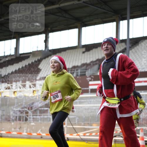 07.12.2025 - St. Pauli X-Mass-Run No. 15 Patografie http://msf.ph/oto/9366393 07.12.2025 10:52:11 Ziel 27, 499, 506, 654, 931, 1098, 2592, 2661, 4797, 4864, 4865, 4866, 4879, 4880 meine-sportfotos.de