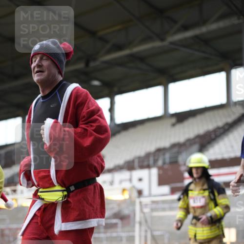 07.12.2025 - St. Pauli X-Mass-Run No. 15 Patografie http://msf.ph/oto/9366397 07.12.2025 10:52:11 Ziel 27, 499, 506, 654, 931, 1098, 2592, 2661, 4797, 4864, 4865, 4866, 4879, 4880 meine-sportfotos.de