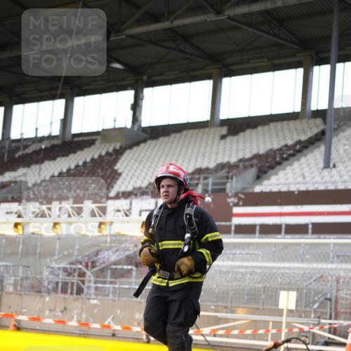 07.12.2025 - St. Pauli X-Mass-Run No. 15 Patografie http://msf.ph/oto/9366422 07.12.2025 10:52:42 Ziel 176, 262, 1305, 4859 meine-sportfotos.de