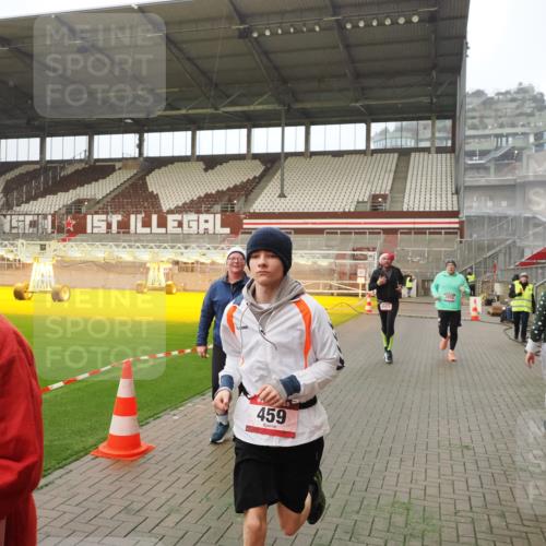 07.12.2025 - St. Pauli X-Mass-Run No. 15 Fabian Wolf http://msf.ph/oto/9366450 07.12.2025 10:20:13 Ziel 459, 1364, 1553, 1903, 2238, 2751, 2855, 3846, 3871, 4042, 4071, 4503 meine-sportfotos.de