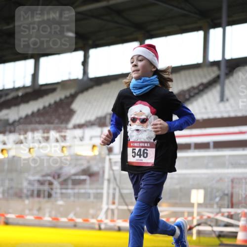 07.12.2025 - St. Pauli X-Mass-Run No. 15 Patografie http://msf.ph/oto/9366466 07.12.2025 10:53:18 Ziel 546, 1684, 3128 meine-sportfotos.de