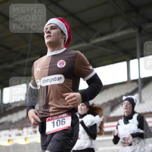 07.12.2025 - St. Pauli X-Mass-Run No. 15 Patografie http://msf.ph/oto/9366474 07.12.2025 10:53:26 Ziel 106, 546, 1679, 1680, 1681, 1682, 1683, 3128 meine-sportfotos.de
