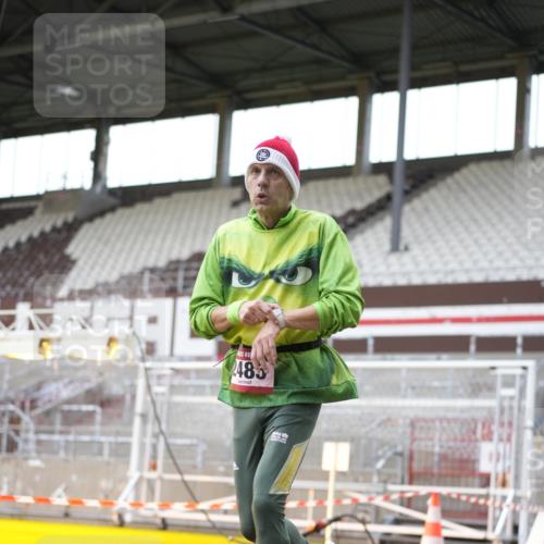 07.12.2025 - St. Pauli X-Mass-Run No. 15 Patografie http://msf.ph/oto/9366555 07.12.2025 10:55:48 Ziel 2485 meine-sportfotos.de