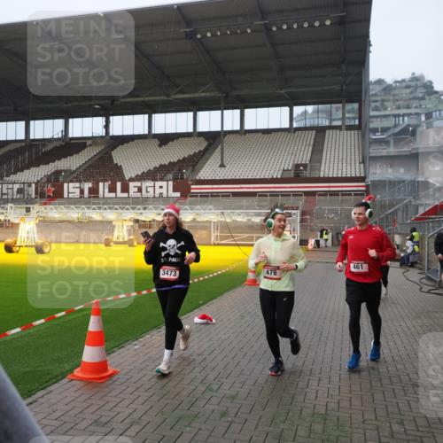 07.12.2025 - St. Pauli X-Mass-Run No. 15 Fabian Wolf http://msf.ph/oto/9366558 07.12.2025 10:20:29 Ziel 447, 452, 461, 478, 2187, 3473, 3832, 4116, 4490, 4523 meine-sportfotos.de