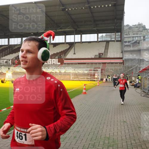 07.12.2025 - St. Pauli X-Mass-Run No. 15 Fabian Wolf http://msf.ph/oto/9366573 07.12.2025 10:20:31 Ziel 447, 452, 461, 478, 2187, 3473, 3832, 4116, 4490, 4523 meine-sportfotos.de