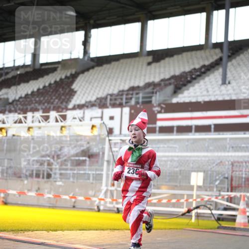 07.12.2025 - St. Pauli X-Mass-Run No. 15 Patografie http://msf.ph/oto/9366589 07.12.2025 10:56:27 Ziel 236, 248, 759, 2170, 4063, 4146 meine-sportfotos.de