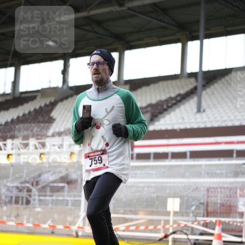 07.12.2025 - St. Pauli X-Mass-Run No. 15 Patografie http://msf.ph/oto/9366600 07.12.2025 10:56:30 Ziel 236, 248, 759, 2170, 4063, 4146 meine-sportfotos.de