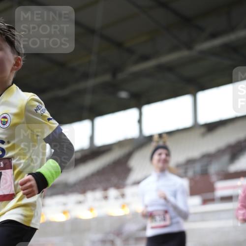 07.12.2025 - St. Pauli X-Mass-Run No. 15 Patografie http://msf.ph/oto/9366606 07.12.2025 10:56:41 Ziel 55, 236, 248, 417, 555, 568, 759, 2538, 2542 meine-sportfotos.de
